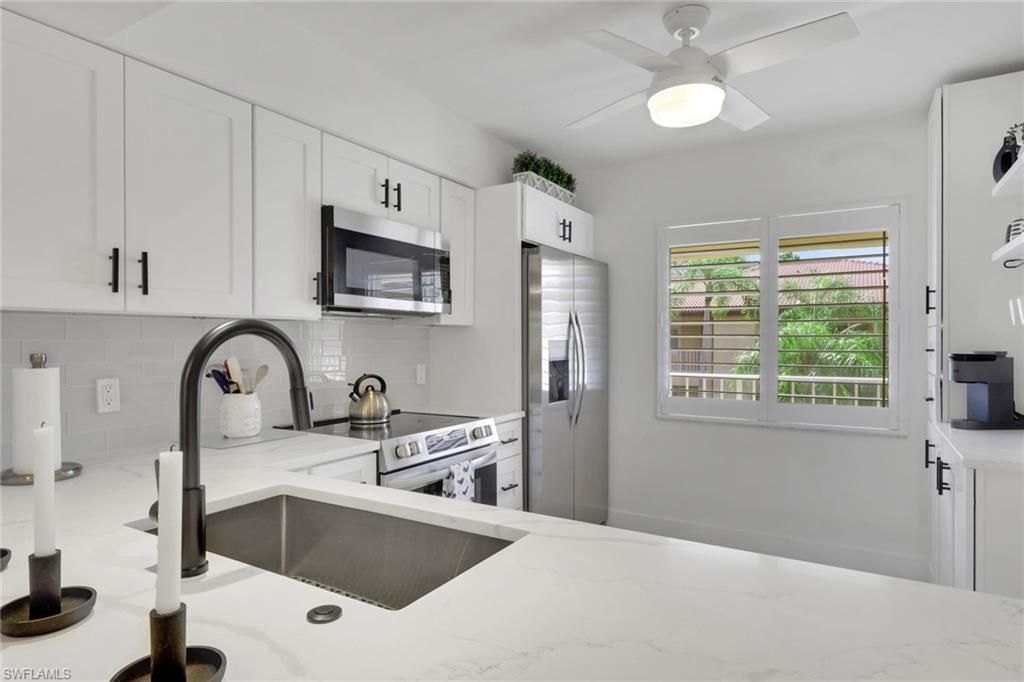 1025 Foxfire LN 303, NAPLES, FL 34104 — photo 2