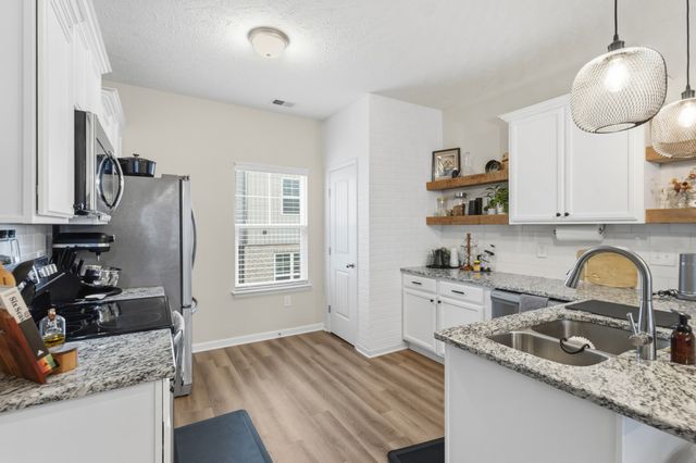 107 Jean Alyne Dotson Dr, La Vergne, TN 37086