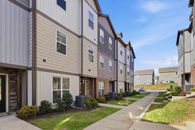 107 Jean Alyne Dotson Dr, La Vergne, TN 37086