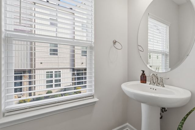 107 Jean Alyne Dotson Dr, La Vergne, TN 37086