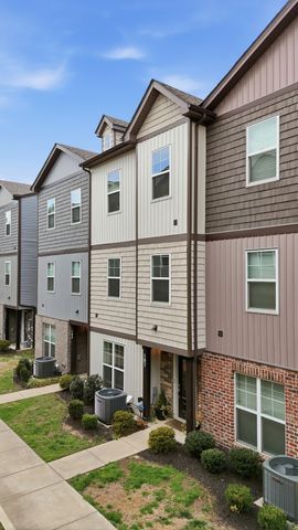 107 Jean Alyne Dotson Dr, La Vergne, TN 37086