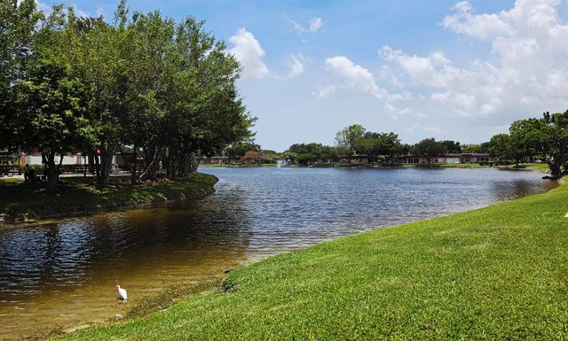 713 Nantucket Circle B, Lake Worth, FL 33467