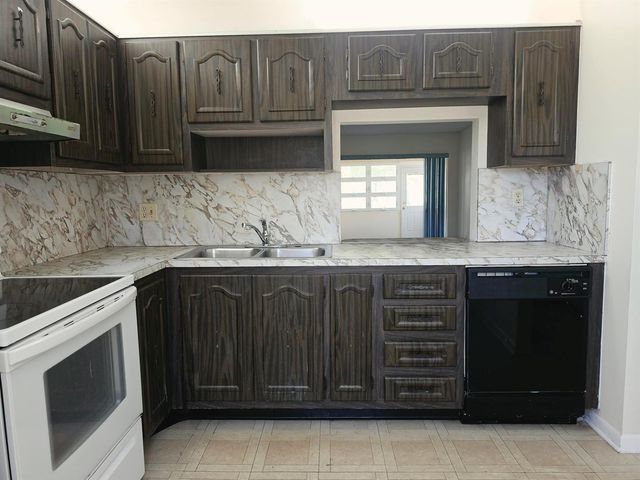 713 Nantucket Circle B, Lake Worth, FL 33467