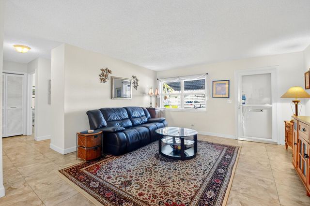 2088 SW 14th Avenue, Boynton Beach, FL 33426