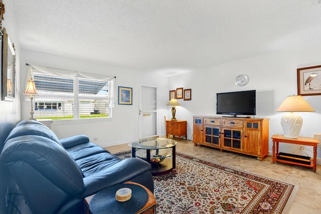 2088 SW 14th Avenue, Boynton Beach, FL 33426