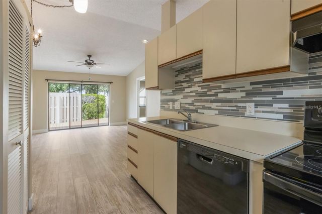 2903 62ND STREET W 303, Bradenton, FL 34209