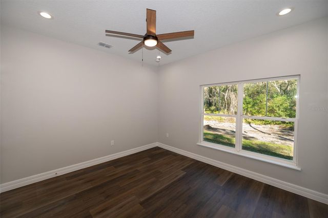 2390 9TH AVE, Deland, FL 32724