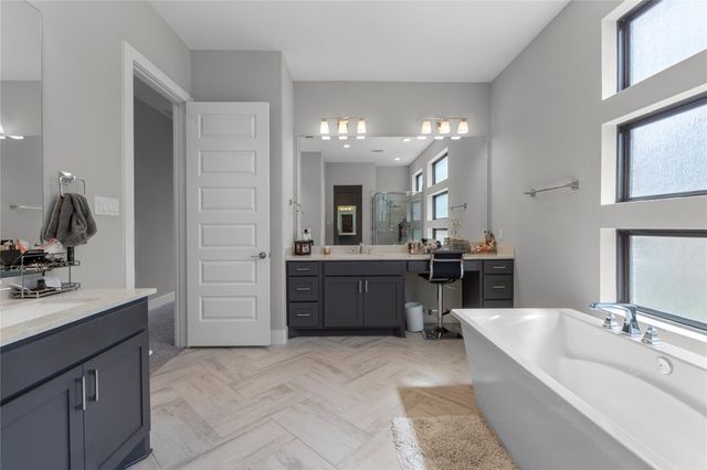 140 Lakehouse Landing Drive, Katy, TX 77493