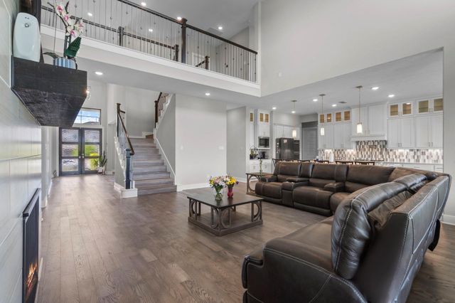 140 Lakehouse Landing Drive, Katy, TX 77493