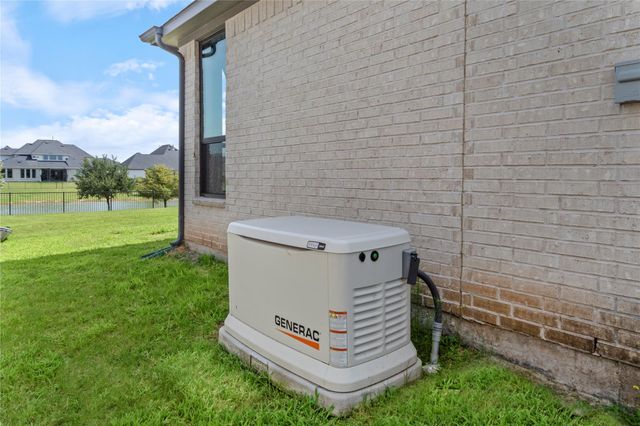 140 Lakehouse Landing Drive, Katy, TX 77493