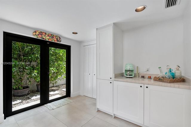 9200 NE 12th Ave, Miami Shores, FL 33138
