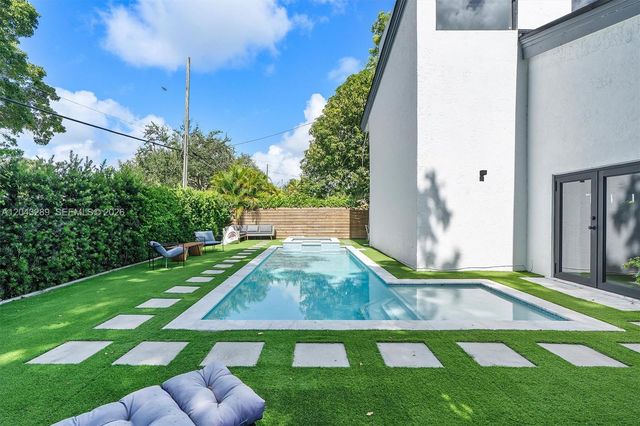 9200 NE 12th Ave, Miami Shores, FL 33138