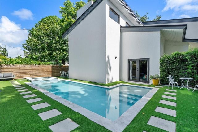 9200 NE 12th Ave, Miami Shores, FL 33138