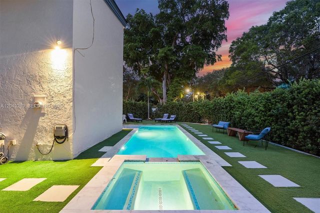 9200 NE 12th Ave, Miami Shores, FL 33138