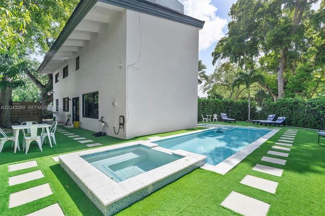 9200 NE 12th Ave, Miami Shores, FL 33138