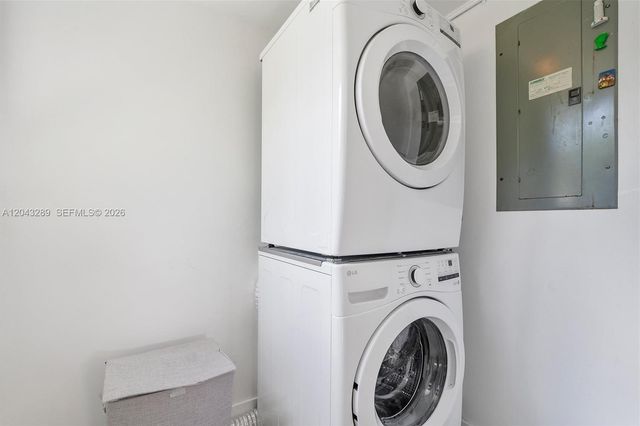 9200 NE 12th Ave, Miami Shores, FL 33138