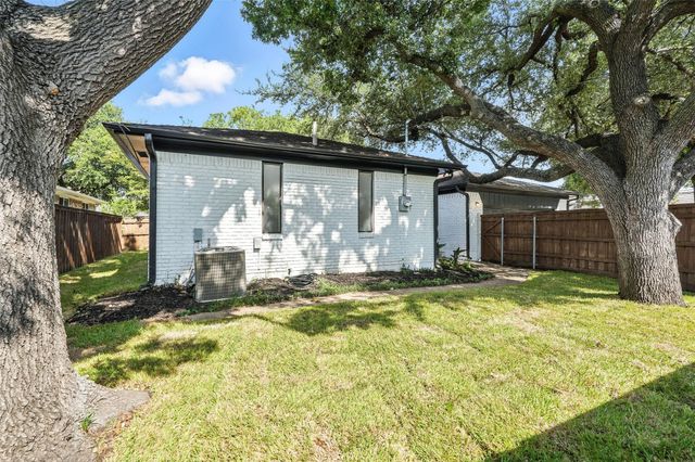 4303 Blackheath Road, Dallas, TX 75227