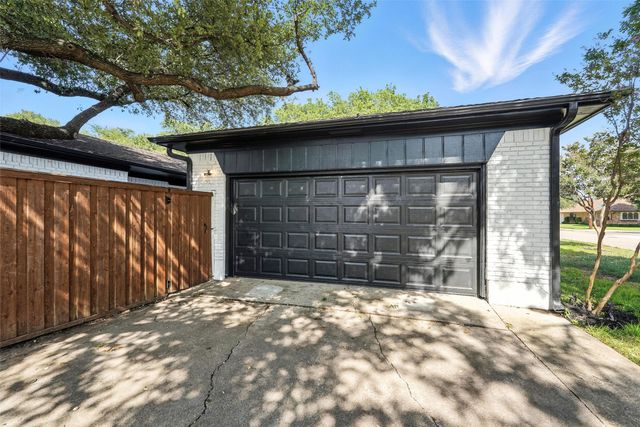 4303 Blackheath Road, Dallas, TX 75227