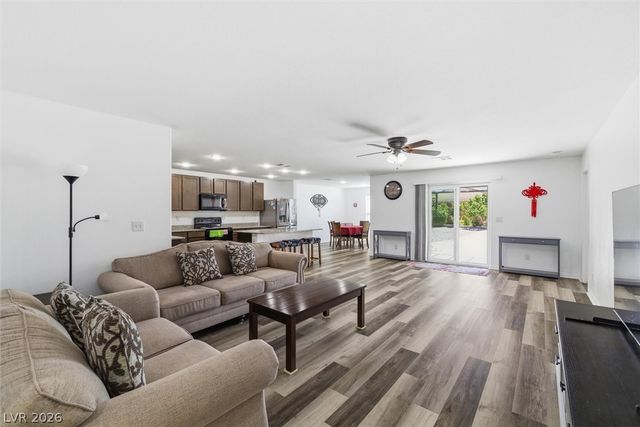 3813 East Gunnison Avenue, Pahrump, NV 89061