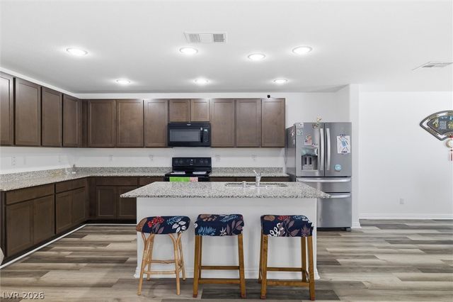 3813 East Gunnison Avenue, Pahrump, NV 89061