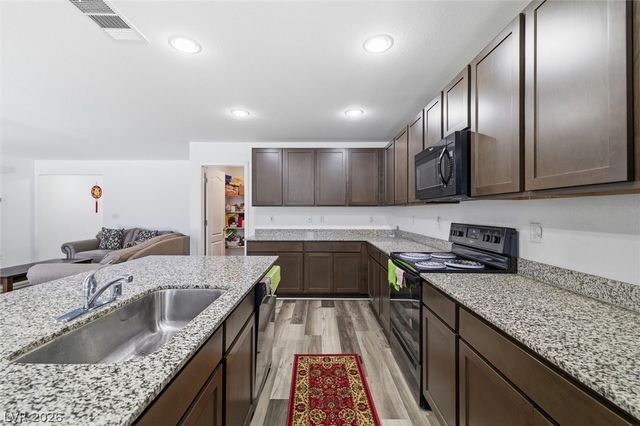 3813 East Gunnison Avenue, Pahrump, NV 89061