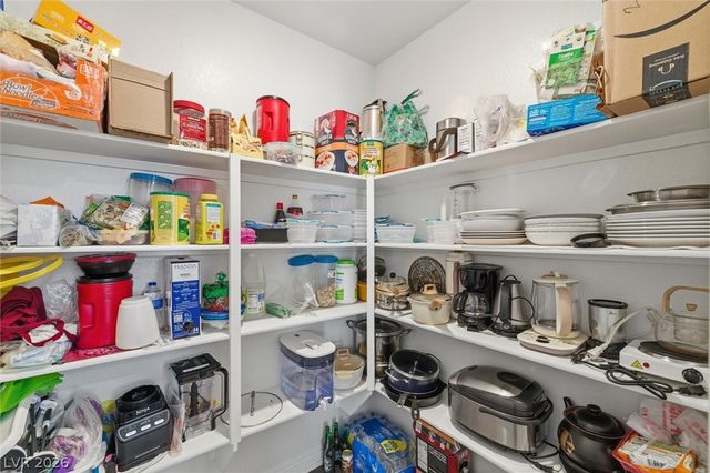 3813 East Gunnison Avenue, Pahrump, NV 89061
