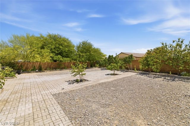 3813 East Gunnison Avenue, Pahrump, NV 89061
