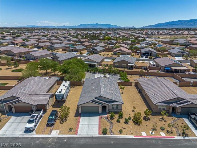 3813 East Gunnison Avenue, Pahrump, NV 89061