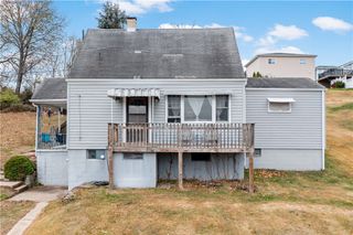 25 Kinder Ave, Fallowfield, PA 15022