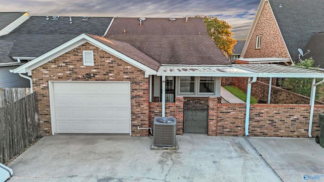 2411 Remington Circle SW, Decatur, AL 35601