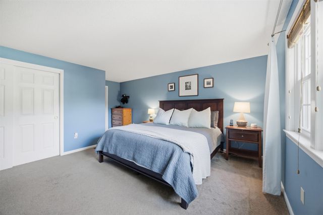 8 Bennington Road, Nashua, NH 03064