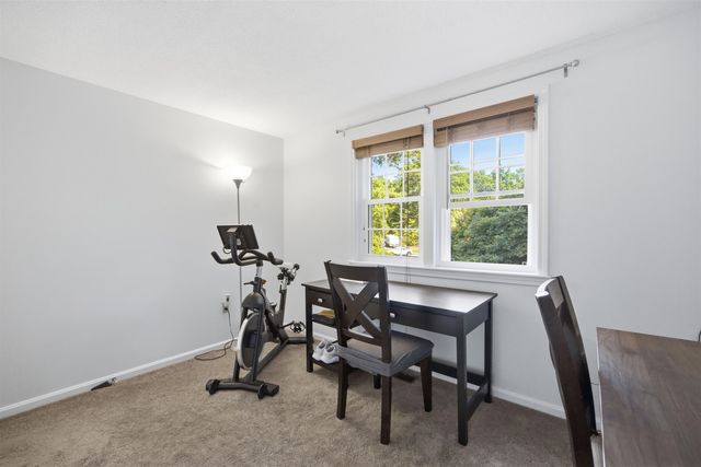 8 Bennington Road, Nashua, NH 03064