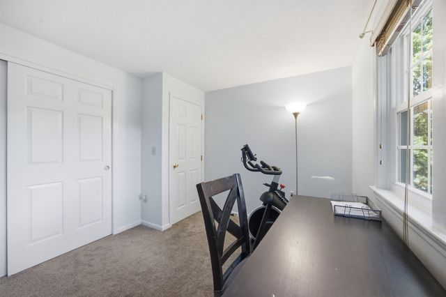 8 Bennington Road, Nashua, NH 03064