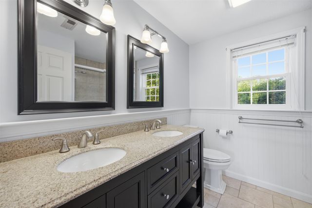 8 Bennington Road, Nashua, NH 03064