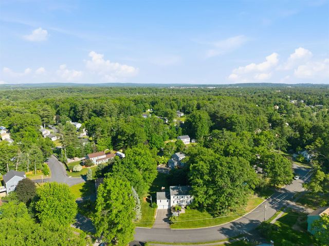 8 Bennington Road, Nashua, NH 03064