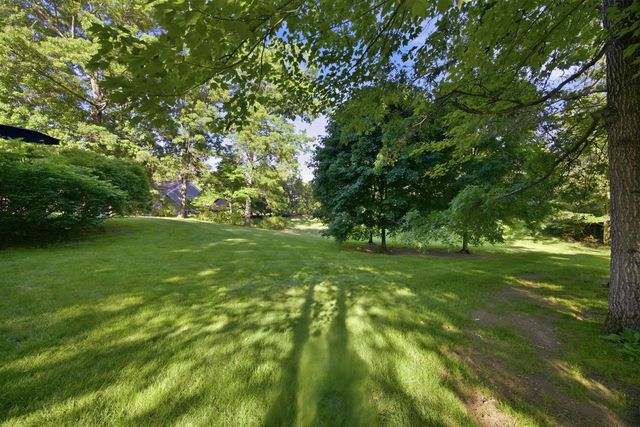 8 Bennington Road, Nashua, NH 03064