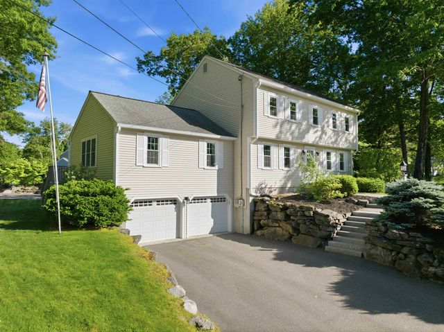 8 Bennington Road, Nashua, NH 03064