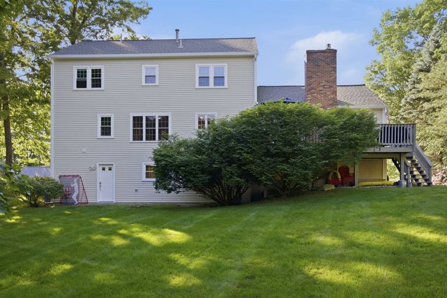 8 Bennington Road, Nashua, NH 03064