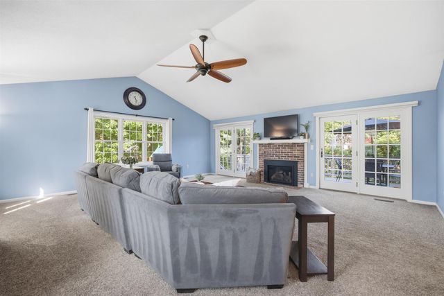 8 Bennington Road, Nashua, NH 03064