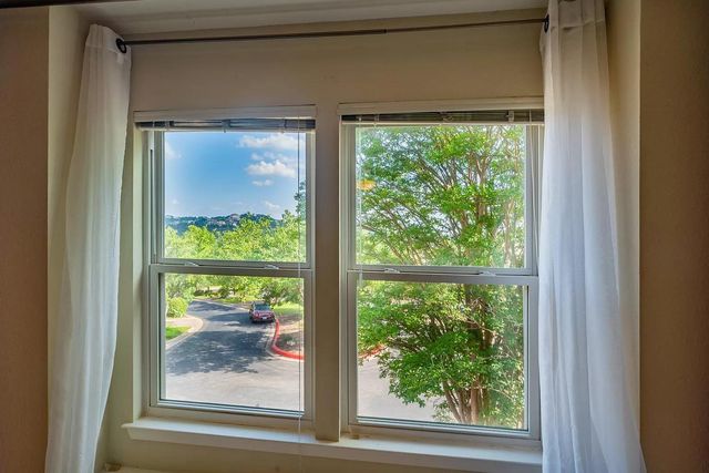 6616 Mesa Hollow DR, Austin, TX 78750