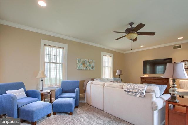 535 W HIGH ST, Hummelstown, PA 17036