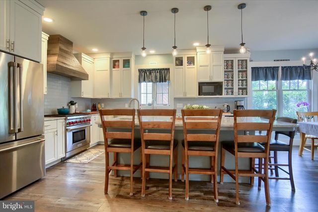 535 W HIGH ST, Hummelstown, PA 17036
