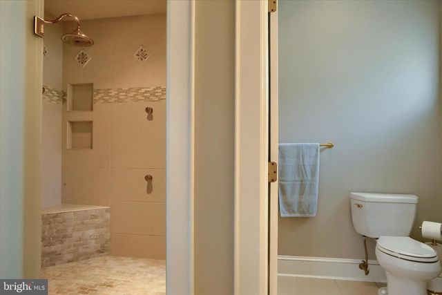 535 W HIGH ST, Hummelstown, PA 17036