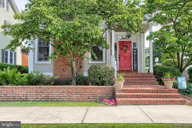535 W HIGH ST, Hummelstown, PA 17036