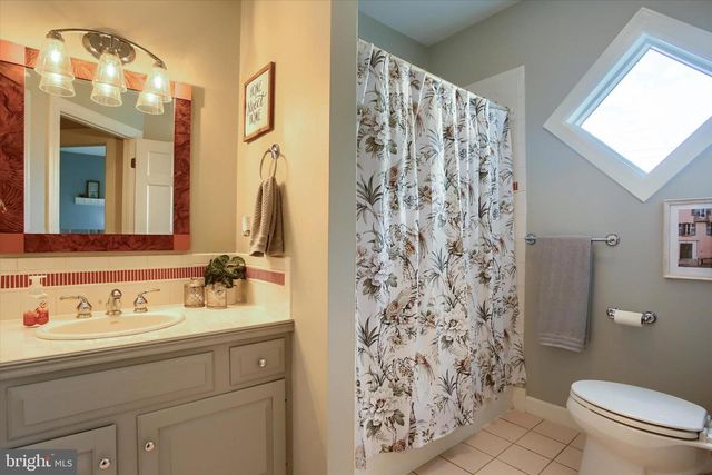 535 W HIGH ST, Hummelstown, PA 17036