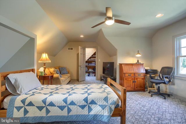 535 W HIGH ST, Hummelstown, PA 17036