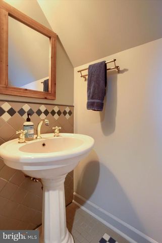 535 W HIGH ST, Hummelstown, PA 17036