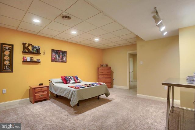 535 W HIGH ST, Hummelstown, PA 17036