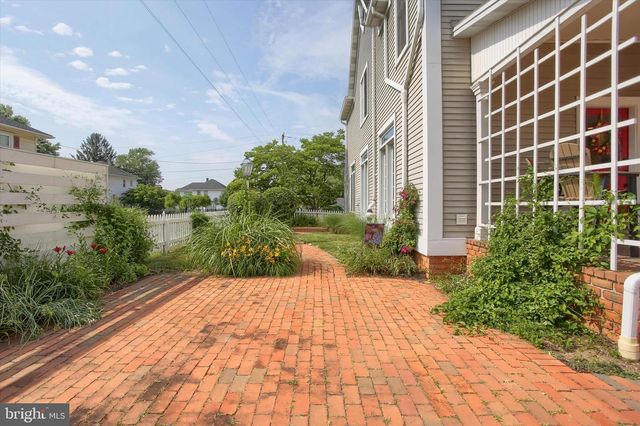 535 W HIGH ST, Hummelstown, PA 17036