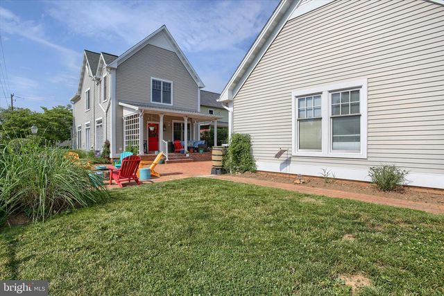 535 W HIGH ST, Hummelstown, PA 17036